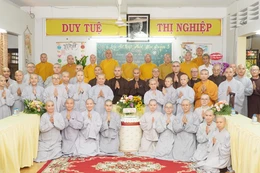 Tăng Ni sinh Lớp sơ cấp Phật học Q.3 (cũ) tri ân giáo thọ sư nhân ngày Nhà giáo 20-11