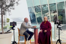 "Hãy dùng hơi thở làm điểm tựa. Mỗi hơi thở là một nơi để trở về, đặc biệt là khi tâm trí lang thang. Bất kỳ kỹ thuật thở chánh niệm nào cũng có thể hiệu quả"