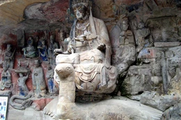 Mahamayuri (Kongque Mingwang) thời nhà Tống (960 -1270) tại quần thể hang động Đại Túc ở Trùng Khánh, Trung Quốc