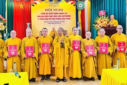 Hòa thượng Thích Quảng Hà trao quyết định thành lập Ban Đại diện Phật giáo liên phường, xã nhiệm kỳ 2026-2031