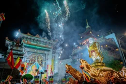 [TRUYỀN HÌNH TRỰC TIẾP] Lễ rước Phật kính mừng Đại lễ Phật đản Phật lịch 2570 tại TP.HCM