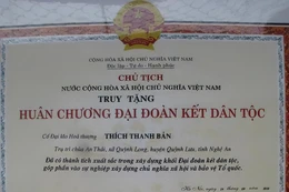 Chuyện nhà sư xứ Nghệ trồng rau dền đỏ để nhuộm cờ Đảng