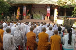 Tăng Ni sinh tri ân thầy nhân ngày 20-11