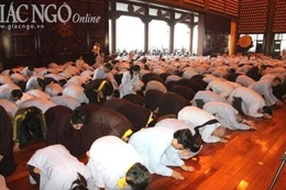 Nhận đơn thọ Giới Bồ-tát Đại giới đàn Trí Đức