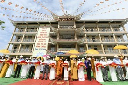 Cắt băng khánh thành tòa nhà chùa Quan Âm - Đông Hải, đưa vào làm khu cách ly điều trị Covid-19