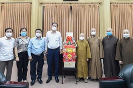 Ủy ban MTTQVN đến thăm, chúc Tết Học viện Phật giáo VN tại TP.HCM - Ảnh: Thanh Phong