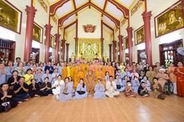 Ban Trị sự Phật giáo huyện Nhà Bè và huyện Cần Giờ cúng dường trường hạ TP.HCM và các tỉnh miền Tây