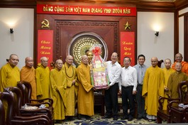 Ban Trị sự Phật giáo TP.HCM thăm, chúc Tết lãnh đạo Thành ủy TP.HCM