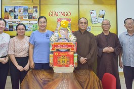 Bà Nguyễn Thị Kim Thúy, Phó Chủ tịch Ủy ban MTTQVN TP.HCM thăm Báo Giác Ngộ chiều 14-5