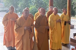 Ban Trị sự Phật giáo H.Nhà Bè dâng hương tưởng niệm tại Nghĩa trang Liệt sĩ xã Hiệp Phước nhân Đại lễ Phật đản Phật lịch 2568