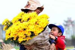 Bên con có mẹ. Ảnh minh họa