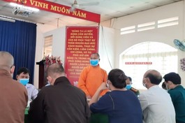 Ông Nguyễn Minh Phúc trong một buổi giải trình với các cơ quan chức năng, Ban Trị sự GHPGVN địa phương - Ảnh: BGN