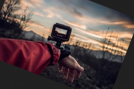 “Nghề” làm Vlog: chánh mạng hay không?