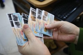 Tại buổi họp giao ban trực tuyến về xây dựng Cơ sở dữ liệu quốc gia về dân cư và Dự án sản xuất, cấp và quản lý CCCD, Bộ trưởng Bộ Công an yêu cầu trước ngày 1-7-2021, cấp 50 triệu thẻ CCCD mới đối với các trường hợp đủ điều kiện được cấp thẻ trên toàn quốc.