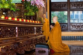 8g30 sáng mai 19-6, Trưởng lão Hòa thượng Thích Trí Quảng giảng về sự cầu nguyện trong Phật giáo