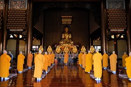 [TRỰC TUYẾN] Trì tụng kinh Phổ Môn từ Hạ trường cấm túc an cư chùa Huê Nghiêm