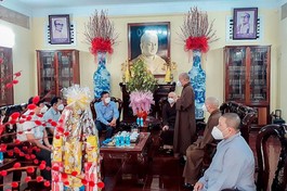 Chư Tăng Ni lãnh đạo Ban Trị sự GHPGVN quận 10 tiếp ông Trưởng ban Tôn giáo TP.HCM Nguyễn Duy Tân