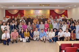 Đại diện các thế hệ đã và đang làm việc tại tòa soạn Báo Giác Ngộ trong ngày họp mặt kỷ niệm 47 năm ra số báo đầu tiên - Ảnh: Bảo Toàn/BGN