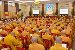 Quang cảnh lễ tổng kết tại hội trường Việt Nam Quốc Tự