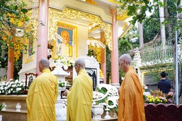 [Video] Đức Pháp chủ và chư tôn đức lãnh đạo GHPGVN tưởng niệm Đại lão Hòa thượng Thích Trí Tịnh