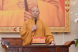 Hòa thượng Thích Lệ Trang chủ trì phiên họp mở rộng của Ban Trị sự GHPGVN TP.HCM sáng 1-7-2023 tại hội trường Việt Nam Quốc Tự.