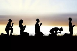 Đạo Phật không xây dựng niềm tin cho tín đồ dựa trên sự si mê (trung thành tuyệt đối), cũng không xây dựng niềm tin bằng sự đe dọa (phản bội sư phụ bị đọa làm cầm thú), mà chủ trương tất cả đều vận hành theo nhân quả. 