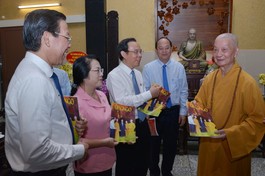 [Video] Ông Nguyễn Văn Nên và lãnh đạo TP.HCM chúc Tết Đức Pháp chủ GHPGVN