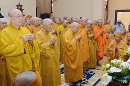 Chư tôn giáo phẩm Hội đồng Chứng minh, Hội đồng Trị sự dâng hương tưởng niệm Trưởng lão Hòa thượng Thích Hiển Tu, Phó Pháp chủ Hội đồng Chứng minh GHPGVN