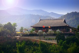 Chùa Linh Quang trên đồi Tông Khao, Điện Biên Phủ, tỉnh Điện Biên - Ảnh: Văn Thành Chung