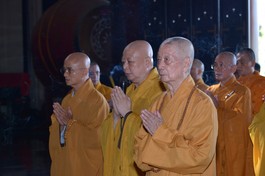 Đại lão Hòa thượng Thích Trí Quảng - Pháp chủ GHPGVN cùng chư Tăng TP.HCM - Ảnh: Bảo Toàn