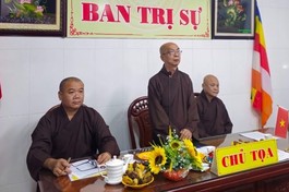 Hòa thượng Thích Nhựt Tấn chủ trì buổi họp