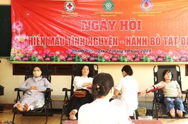 Tăng Ni, Phật tử tại TP.Nha Trang hiến máu tình nguyện tại chùa Long Sơn