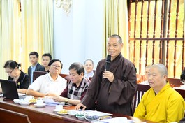 Thượng tọa Thích Trí Chơn (đang phát biểu) trong một cuộc họp của Ban Văn hóa T.Ư về Lễ hội Văn hóa phẩm Phật giáo nhân Đại lễ Vesak 2025 - Ảnh: Quang Tròn