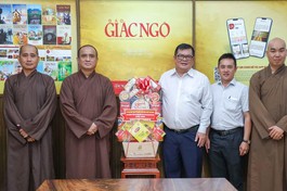 Lãnh đạo Ủy ban MTTQVN TP.HCM chúc mừng Báo Giác Ngộ nhân ngày Báo chí Việt Nam 21-6 - Ảnh: Nguyên Tài/BGN