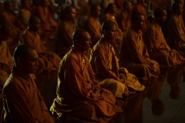 Thời công phu khuya của chư Tăng nội trú Học viện Phật giáo VN tại TP.HCM