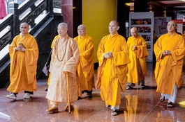 [Video] Đức Pháp chủ quang lâm Việt Nam Quốc Tự khai thị cho Tăng Ni trong Khóa huân tu và Bồi dưỡng trụ trì