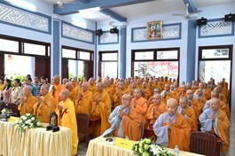 Chư Tăng Ni hành giả an cư tại các trường hạ thuộc TP.Vũng Tàu tham dự lễ tạ pháp - Ảnh: Tịnh Mạnh