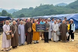 Đoàn Ban Trị sự GHPGVN TP.Thủ Đức trao 60 bồn chứa nước 1.000 lít cho các hộ gia đình khó khăn tại xã Thượng Hà, H.Bảo Yên, Lào Cai