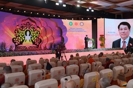 Lễ khai mạc Đại lễ Vesak Liên Hiệp Quốc 2025 tại TP.HCM chính thức diễn ra với chủ đề “Đoàn kết và bao dung vì nhân phẩm con người: Tuệ giác Phật giáo vì Hòa bình thế giới và Phát triển bền vững” vào sáng nay, ngày 6-5 - Ảnh: Phùng Anh Quốc