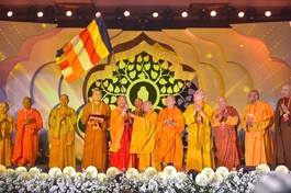 Đại lễ Vesak Liên Hiệp Quốc 2025 đã bế mạc và công bố Tuyên bố chung Đại lễ Vesak Liên Hiệp Quốc Thành phố Hồ Chí Minh 2025 gồm 7 điều vào sáng 8-5 - Ảnh: Văn Phúc