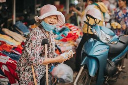 “Bây giờ và ở đây” hay vài chuyện nhỏ ngày xuân muộn