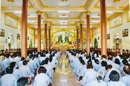 Khóa tu Bát Quan trai định kỳ tại chùa Vạn Đức, thành phố Thủ Đức