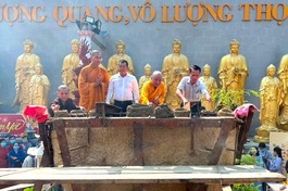 Lễ cầu nguyện rót đồng đúc tôn tượng Đức Bổn Sư Thích Ca - chùa Hoa Lâm