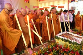 Nghi thức đặt đá tiến hành xây dựng tôn tượng Bồ-tát Quan Thế Âm cao 70m trong khuôn viên chùa Long Phước