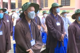  50 Tăng Ni, Phật tử xuất phát hỗ trợ tuyến đầu chống dịch Covid-19 tại TP.Thủ Dầu Một, Bình Dương - Ảnh: BTC