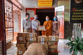 Ban Trị sự Phật giáo tỉnh hỗ trợ hộ khó khăn do ảnh hưởng dịch Covid-19 đến Ủy ban MTTQVN huyện Ia Grai