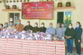 Các chùa tặng 150 phần quà, phóng sinh 1.000 kg cá ra sông Tiền