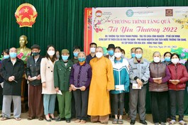 Trao 400 suất quà Tết đến 400 gia đình khó khăn tại tỉnh Thanh Hóa