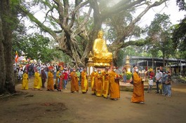 Cung nghinh chư tôn đức quang lâm lễ tưởng niệm