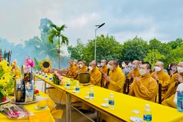 Chư tôn đức chú nguyện đúc bảo tượng Phật hoàng Trần Nhân Tông